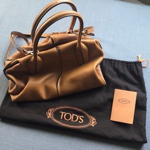 Tod’s D-styling Bauletto medium hangbag